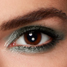 Maquillage yeux marrons